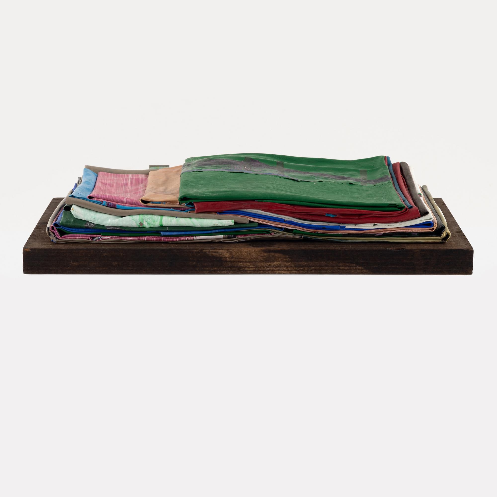 Twan Janssen, Untitled. Low side view showing the stacked layers and dark support.