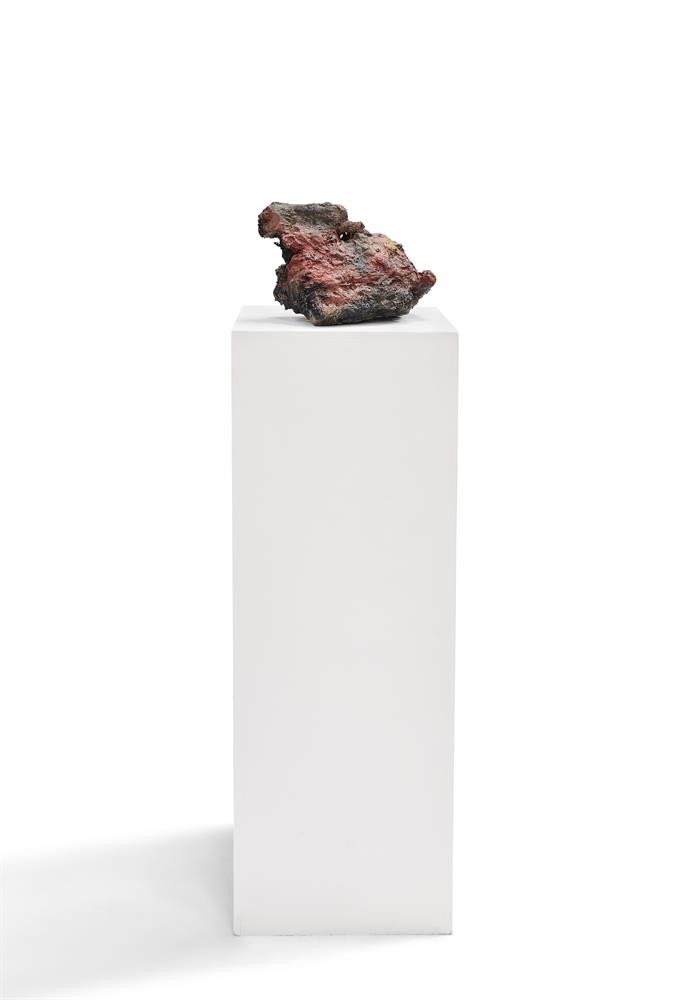 Phyllida Barlow, Untitled. Installation view on a plinth.
